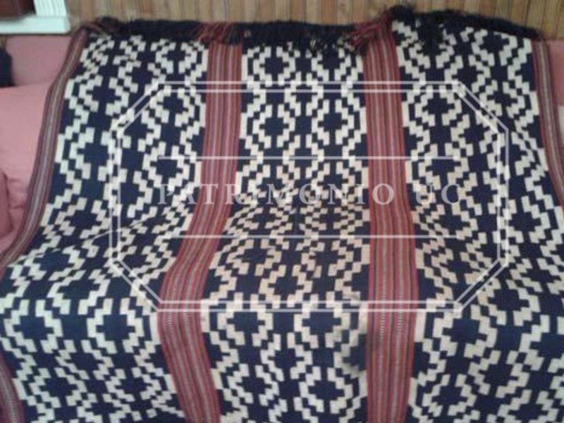 Külawirintrarikan makuñ o Manta masculina (Mapuche)